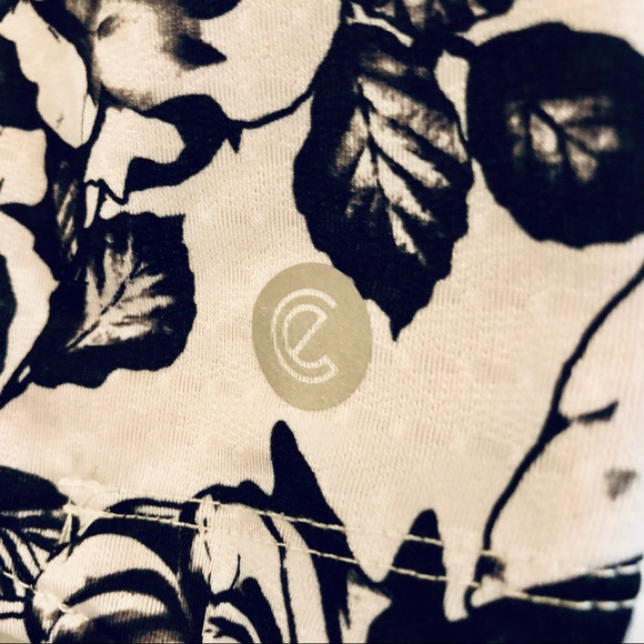 skirt skort in a black and white print  with pink trim and pockets. AMAZING!! - Picture 8 of 12